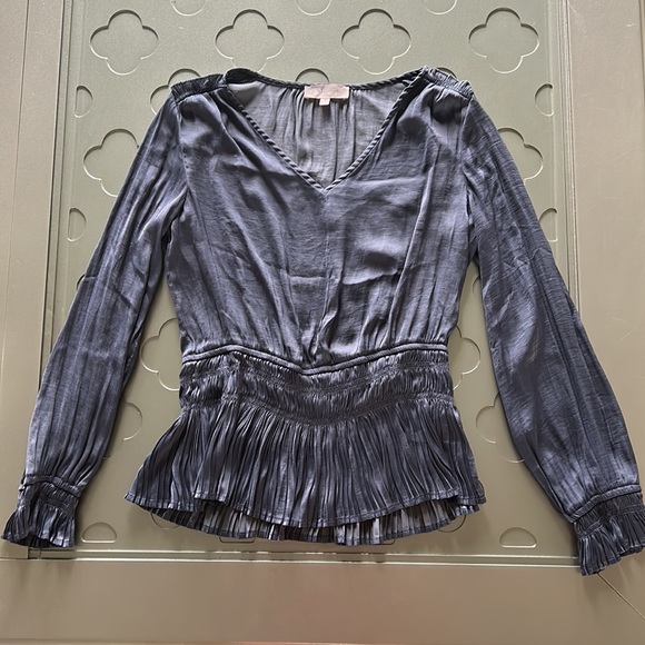 PHILOSOPHY Gray Satin V-neck Blouse, size Medium - Picture 6 of 16